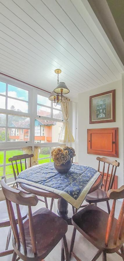 Duplex Floresta Negra - Sua Base Perfeita Em Gramado! Otima Localizacao Lagonegro 500M - 02 Quartos E 02 Banheiros Para Familia Em Condominio Fechad0, Cozinha Completa Com Garagem E Portaria 24H Екстериор снимка